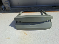 škoda octavia 4 zadnja hauba