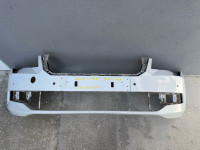 Škoda superb prednji branik 3W0807221