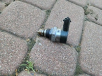 snimač lajsne wtryskowej goriva paliwowy 2.0d opel insignia b 02810060
