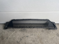 Srednja resetka prednjeg branika mercedes C klasa W205 2017