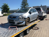 Toyota Auris 2,0 D4D prodajem u dijelovima