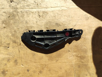 Lexus RX IV 15- prednji lijevi nosač vodilica branika  52536-48040