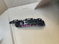 Toyota Yaris Mazda 2 prednji lijevi nosač branika vodilica 52536K0010