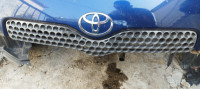Toyota Yaris prednja maska haube