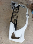 Toyota yaris prednji branik