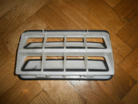 VENTILACIJSKI KANAL REŠETKA PRTLJAŽNIKA GM OPEL CORSA C ZAFIRA 2443019