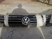 Volkswagen Caddy - 2012 - maska prednja + srednja rešetka branika