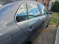 VRATA ZADNJA DESNA VW JETTA 3