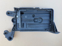 vw golf 7 nosac akumulatora 5Q0 915 321 H