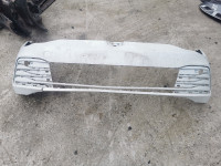 vw golf 8 VIII prednji branik 2023g