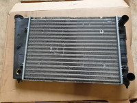 VW Golf MK1 hladnjak vode