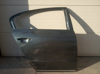 68-VW PASSAT /B-7/2011-2015/ ZADNJA DESNA VRATA