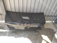 VW PASSAT SEDAN 2011-HAUBA STRAŽNJA