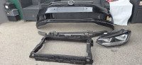 VW Touran branik far vezni lim