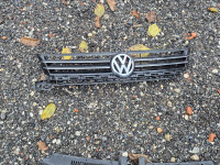 vw touran redizajn lift prednja maska i znak vw
