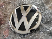 VW znak maske Polo 6C 14-17 6C0853600