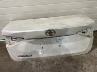 ZADNJA HAUBA TOYOTA COROLLA 2019