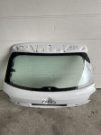 ZADNJE STAKLO GEPEKA AUDI Q2