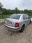 zadnji farovi skoda fabia sedan