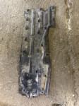 Zaštita podvozja za A8 D3 AUDI plastika 4E0825206