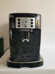 Prodajem automatski aparat za kavu Delonghi