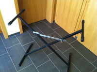 X stalak za klavijaturu