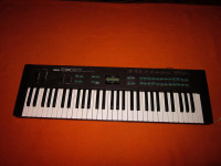 Klavijatura Yamaha sa narodnim zvukovima, jako povoljno