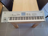 Korg Triton PRO sa alu koferom! i hard diskom sa setovima!