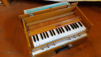 Portable harmonij Bina No.23B, 39 tipki, coupler, 440Hz