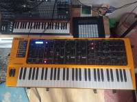 STUDIOLOGIC SLEDGE u Mint stanju