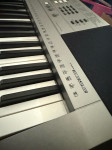 Yamaha PSR E353