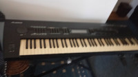 Klavijatura - Alesis QuadraSynth Plus Piano (76 tipki) / ZAMJENA???