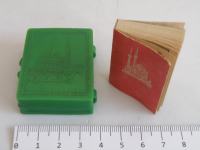 Stara minijaturna knjiga Kuran, dimenzije : 30 X 40 X 7 mm