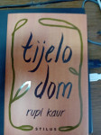 rupi kaur tijelo dom