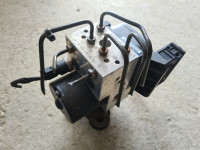 E klasa W210 ABS PUMPA