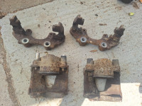 opel tigra 96g. prednje kocione celjusti i nosaci