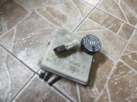 posuda ulja za kocnice citroen xsara picasso 2000g.