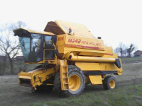 Kombajn New Holland TF 42