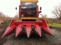 PRODAJEM KOMBAJN  ZMAJ 142 RM