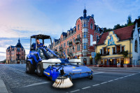 MULTIFUNKCIONALAN STROJ MULTIONE 7.3 SA TELESKOPOM I POGONOM 4 x 4