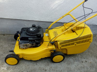 Kučište / kosište samohodne kosilice i košara za travu