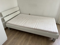 Bijeli krevet s madracem 120x200 cm