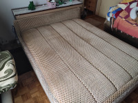 Bračni krevet 150x190 cm.  100 €