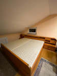Bračni krevet 200x200 s noćnim ormarićima, podnicama, madracima