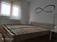 Bračni krevet s podnicama 190x220cm