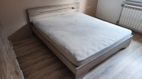 Bračni krevet širine 180 cm, podnice + madrac