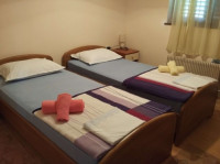 Komplet dva kreveta 90x200. ukupna cijena 250 eura