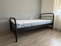 Krevet crni 96x208x93,5cm sa podnicom i madracem, ukupno 4 komada