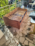 Krevet od pravog drva 200x90cm u dobrom stanju + madrac i nadmadrac