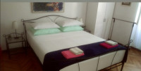 Metalni bračni krevet 160×200 i 2 noćna ormarića